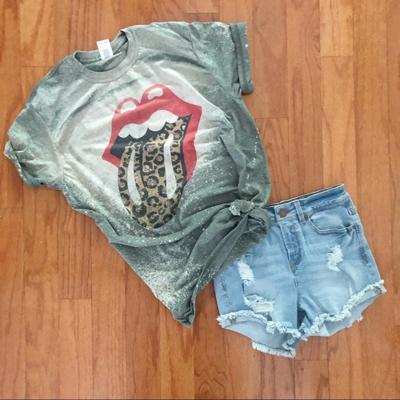 NEW Bleached Leopard tongue Kiss Top S-3X shirt - Picture 4 of 6